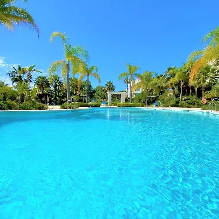 Appartamento Amazing In Lagoon Estepona
